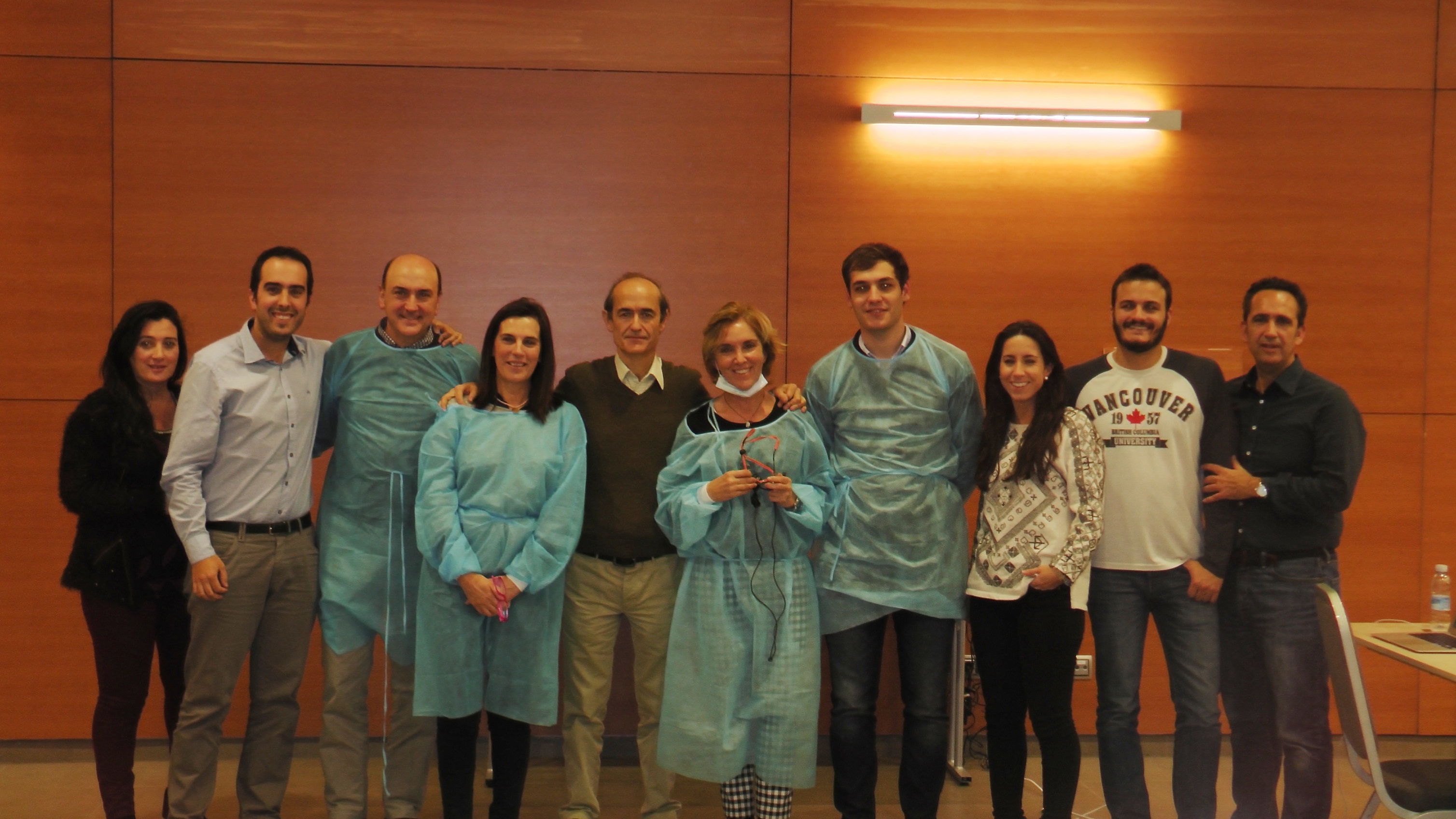 foto equipo curso MÓDULO I: TALLER DE SUTURAS E INJERTOS DE TEJIDO CONECTIVO - ENERO 2016 -