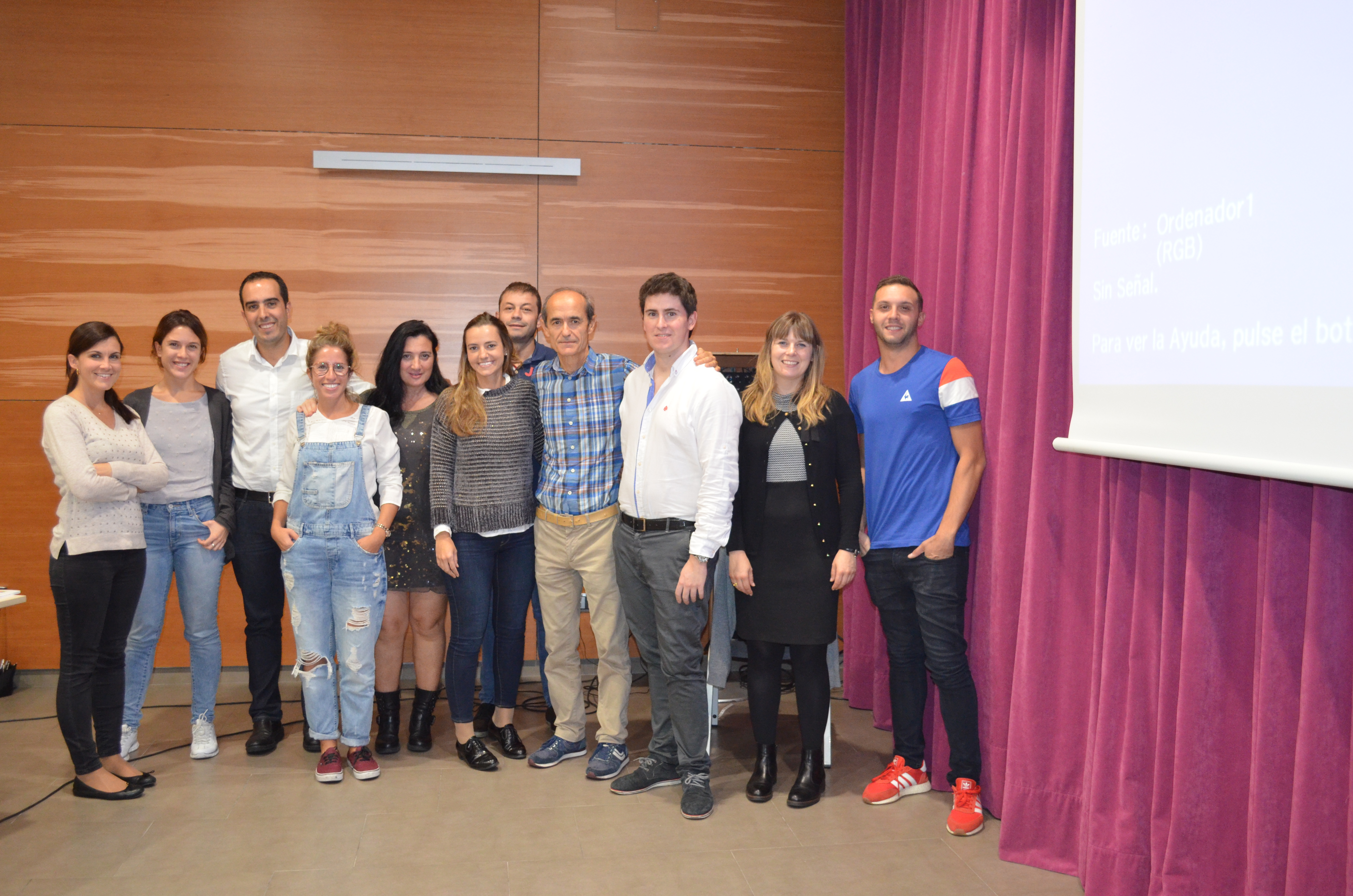 Cursos Clínica Fombellida | foto grupo curso MÓDULO I: TALLER DE SUTURAS E INJERTOS DE TEJIDO CONECTIVO - SEPTIEMBRE 2017 -