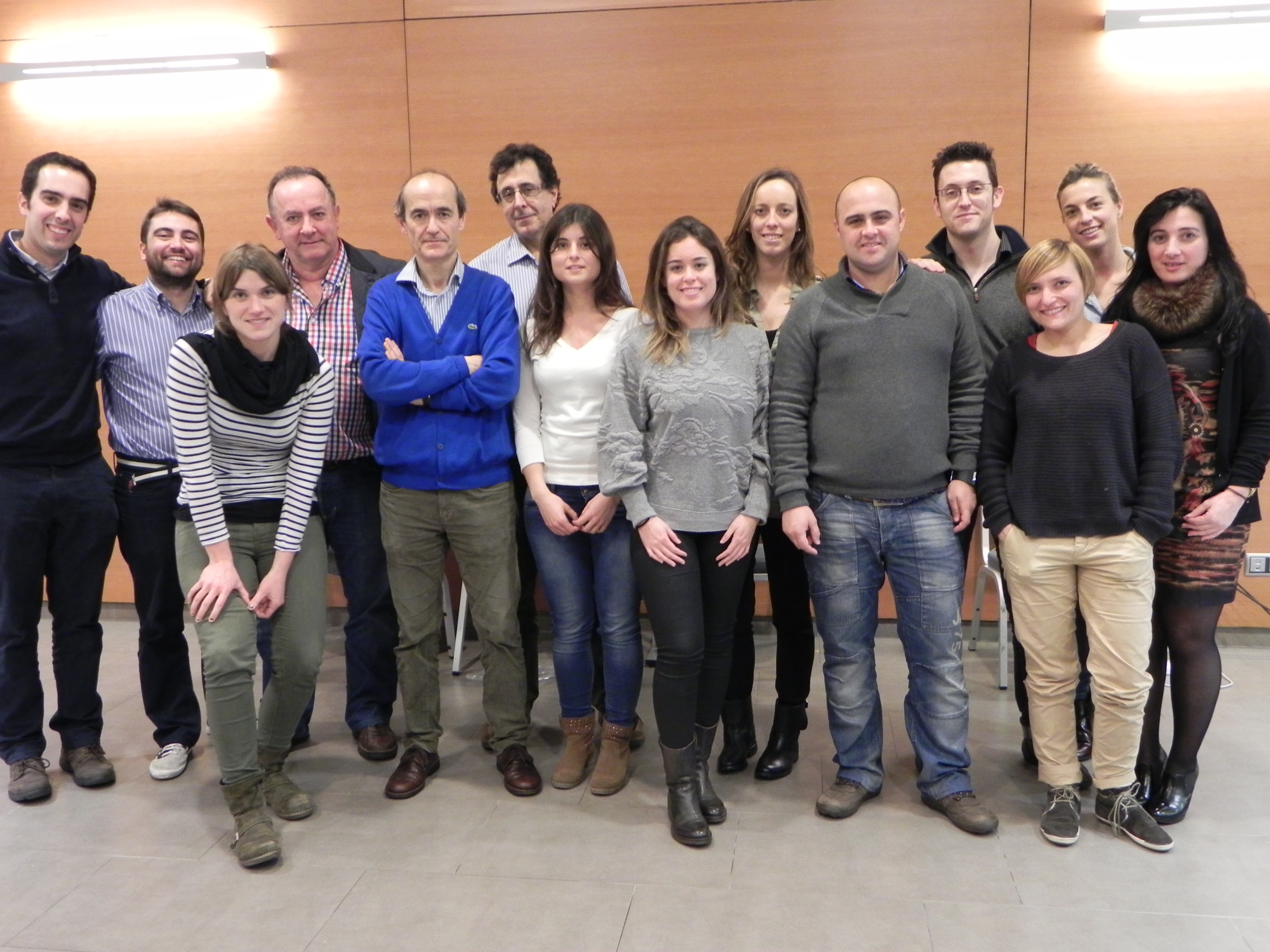 Cursos Clínica Fombellida | foto grupo curso MÓDULO I: TALLER DE SUTURAS E INJERTOS DE TEJIDO CONECTIVO ENERO 2014